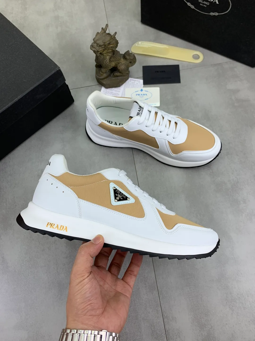 Men's Men's Shoes💰P440💰[New Style] (PRADA) The latest classic model of breathable and comfortable men's shoes has been launched on the official website in 1:1 copy, synchronized in Hong Kong, and on the same catwalk; all made of calfskin with breathable mesh fabric ➕Imported soft and comfortable pigskin lining, 🍡🍡original rubber outsole, non-slip and wear-resistant; comfortable on the feet, attractive style, fine workmanship, and simple and neat shoe last, highlighting a man's boldness and toughness, 👍Number: 38-44 (45 46 Customized) 4️⃣Color🉑️Choose